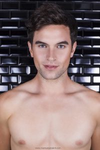 alex-9008b_crop_resize_ws