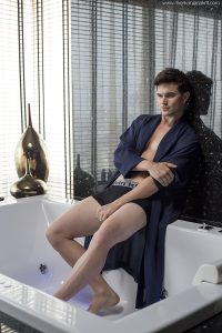 alex-9074b_resize_ws